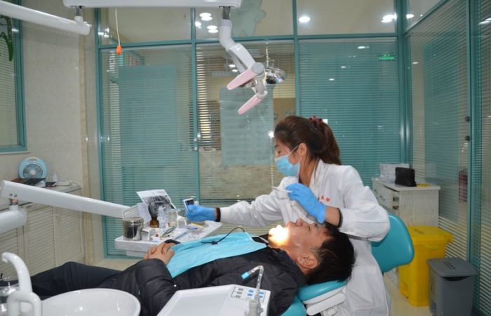 Стоматолог Настя с пациентом 2